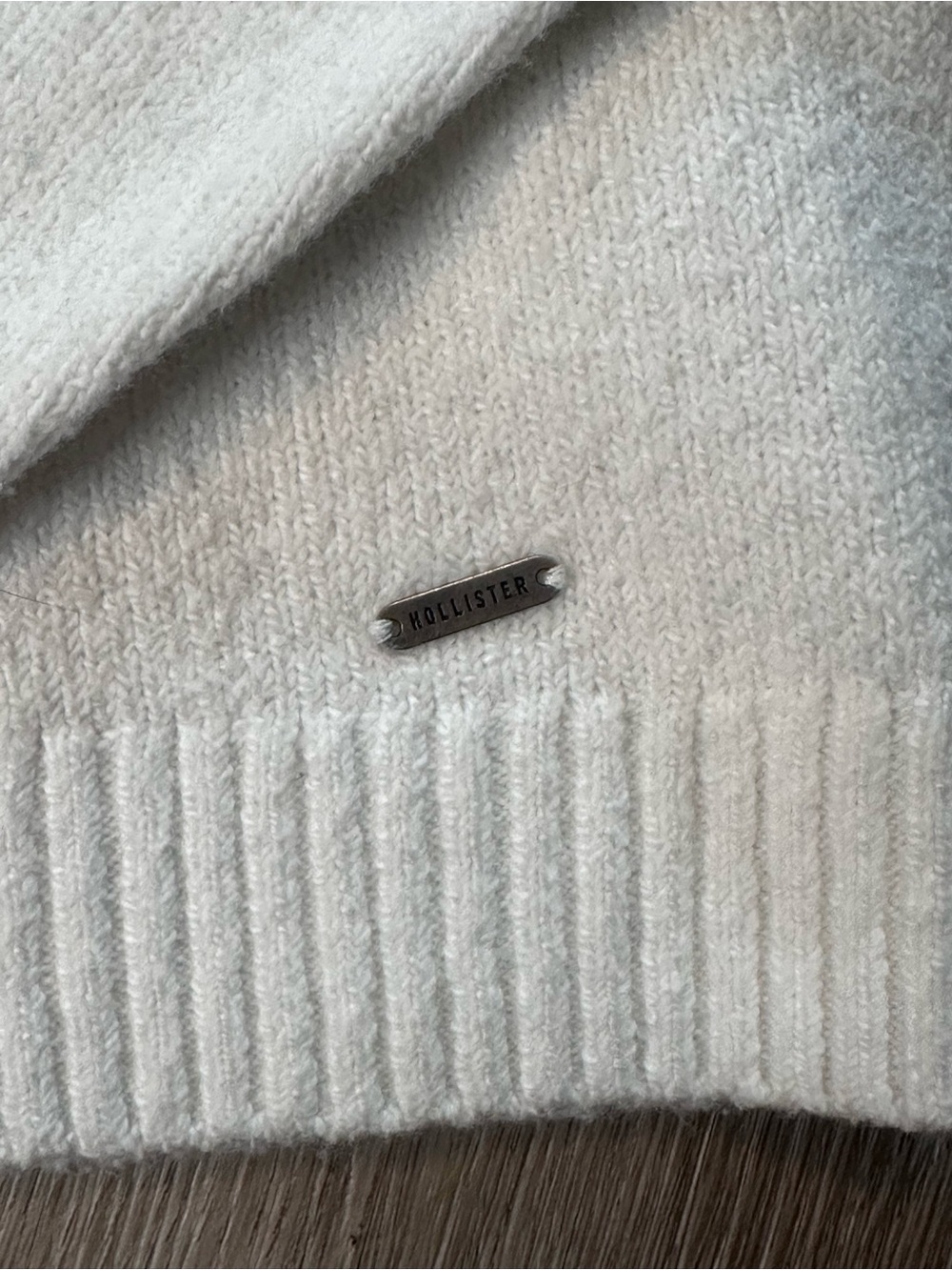 Hollister Women's Scoop/Crew Knit Sweater in White - Picture 3 of 3